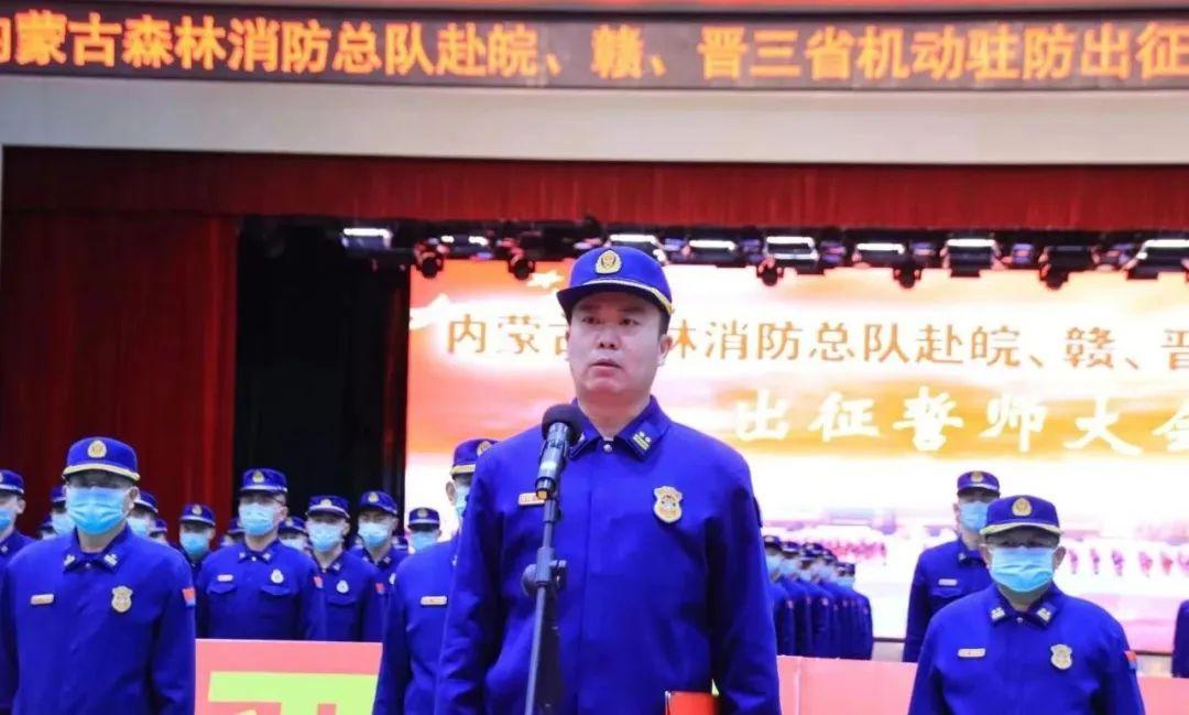 内蒙古草原,阳光下的牧歌画卷